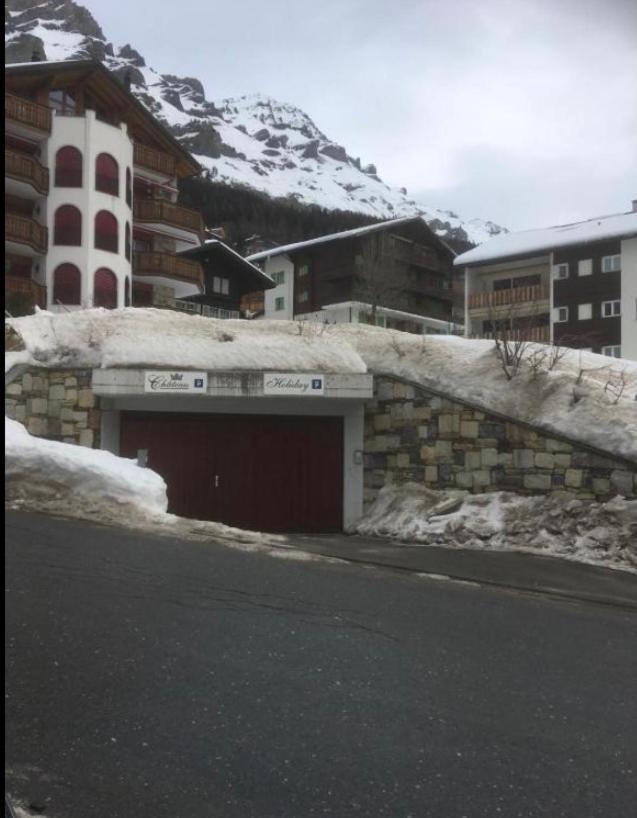 Holiday 88 Leukerbad Exterior foto